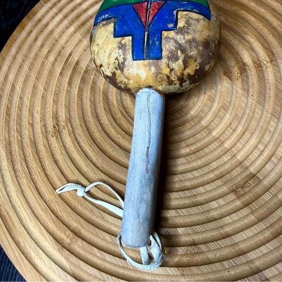 Vintage Native American Handmade & Painted Shaman Hopi Ground Rattle